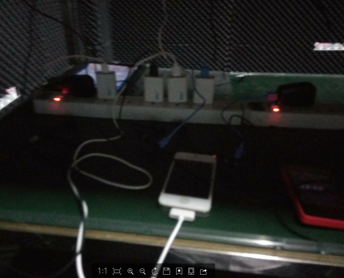 图 4.2-6 橡皮耐磨试验（logo表面镀层）实验图片